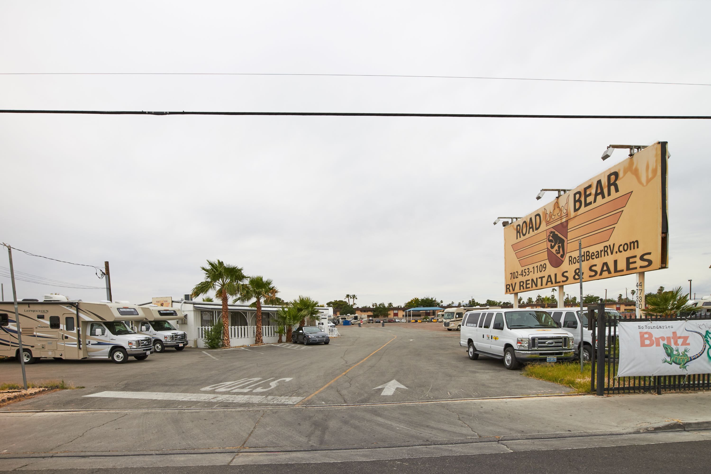 Road Bear RV, Las Vegas, Nevada WomoAbenteuer